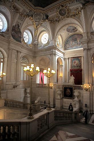 Escalera principal del interior del Palacio Real